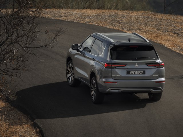 OUTLANDER PHEV MY25